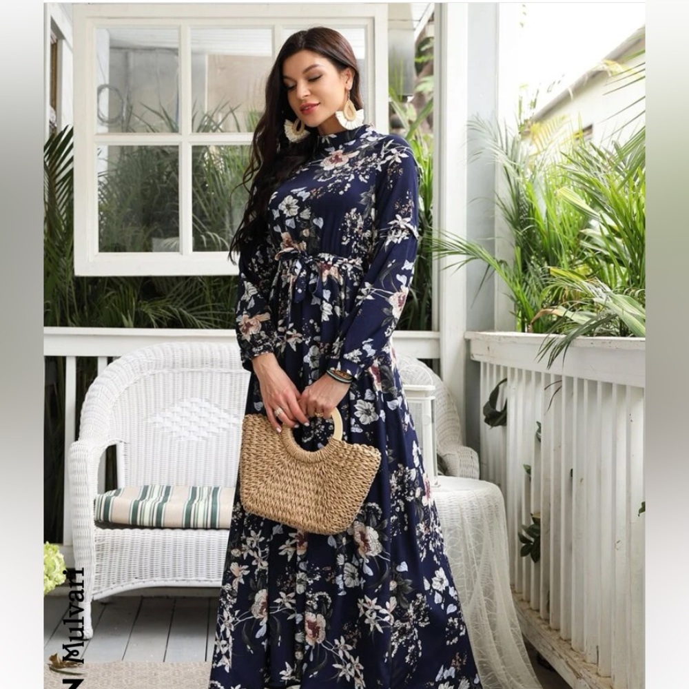 Navy blue flower dress!ππ©΅ππ©΅ - Picture 1 of 2
